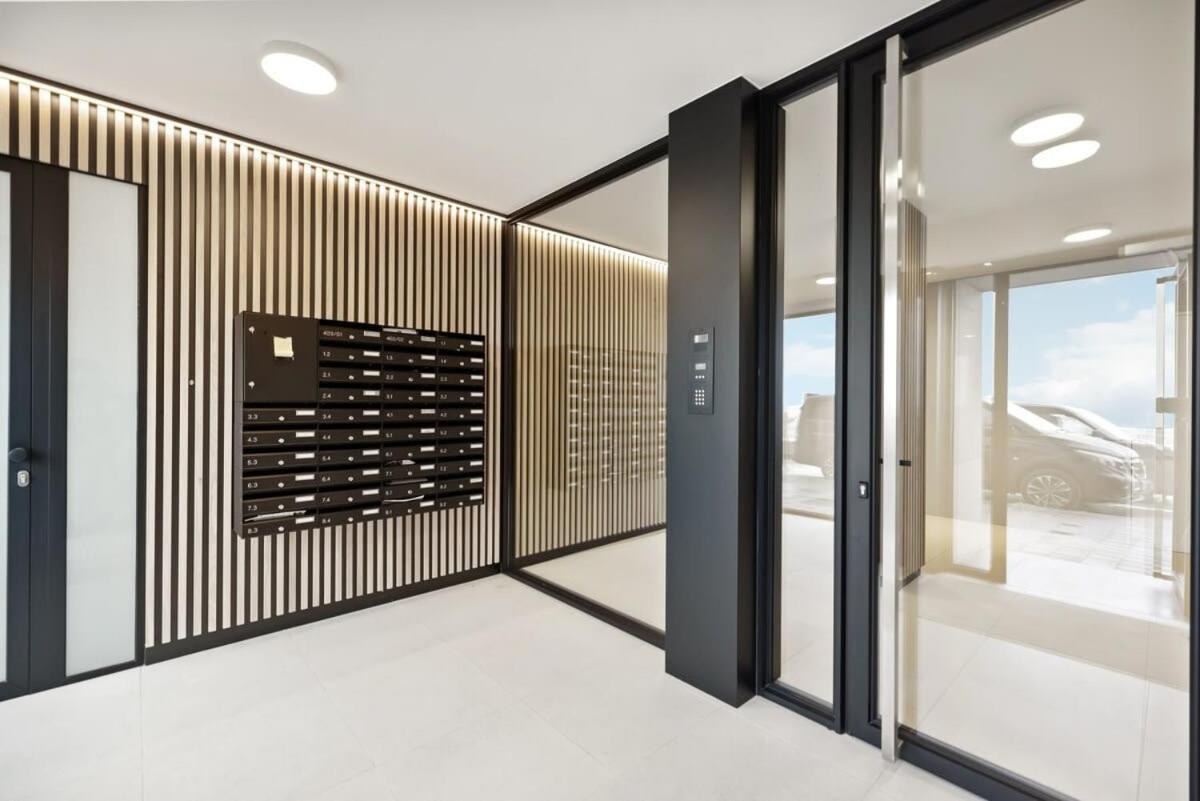 Huswell - With Frontal Sea View In Appartement